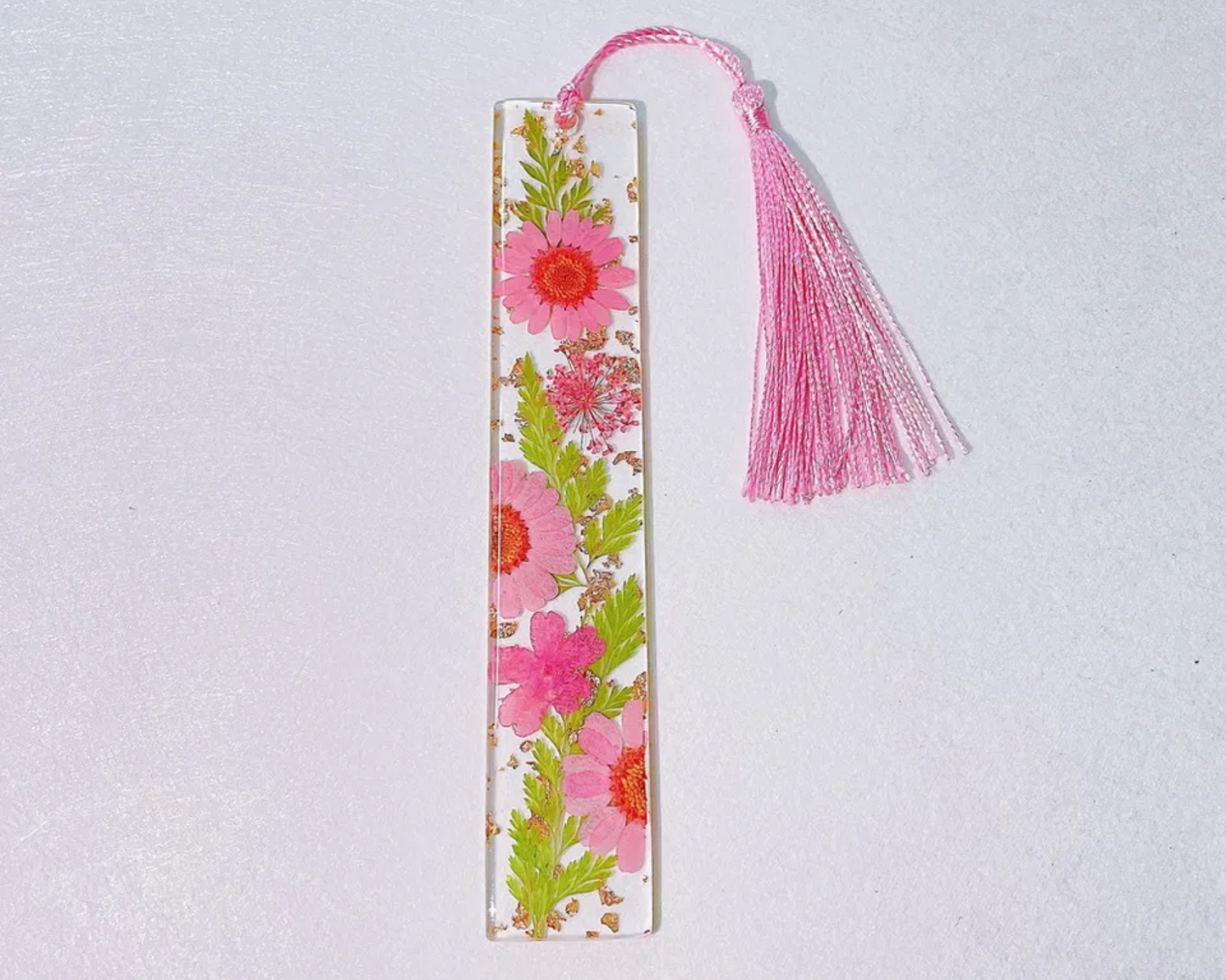 Beautiful dried flower and gold leaf resin bookmarks