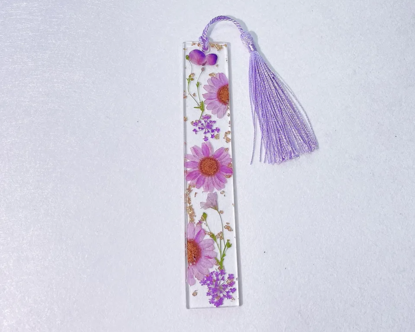 Beautiful dried flower and gold leaf resin bookmarks